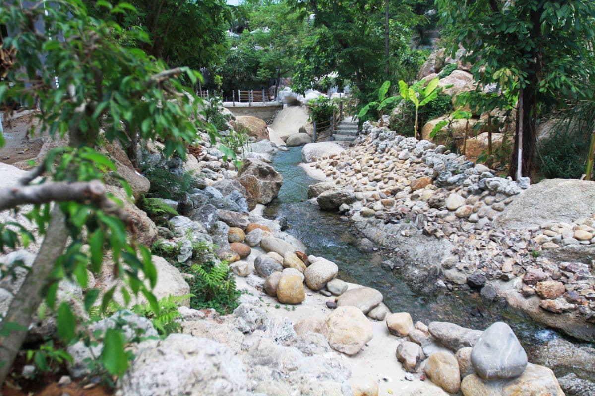 Than Tai Hot Spring Park Ticket