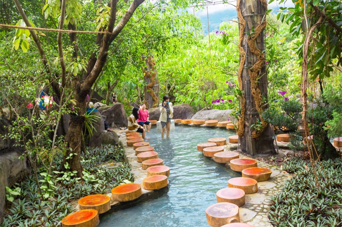 Than Tai Hot Spring Park Ticket