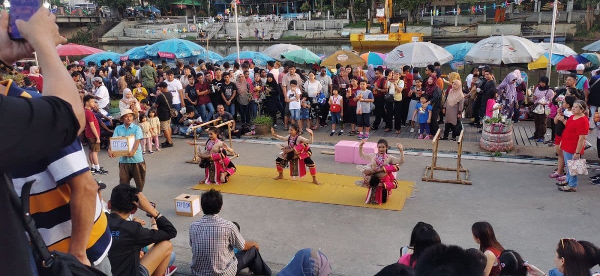 Hatyai City Evening Tour & Floating Market (5 Hours)