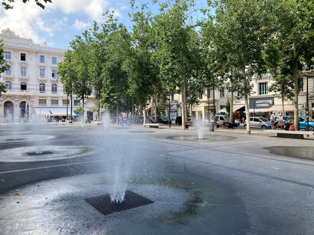 Antibes: 2 hour walking tour in the old town