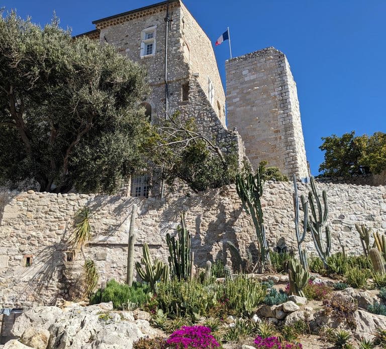 Antibes: tour a piedi di 2 ore nel centro storico