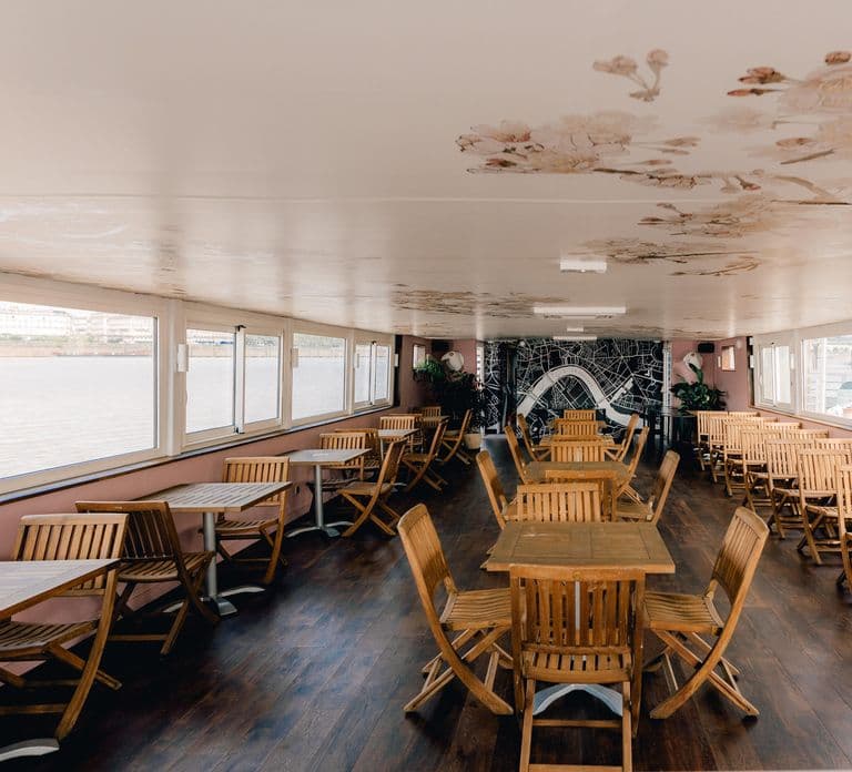 Bordeaux: Garonne River Yacht Cruise with Brunch