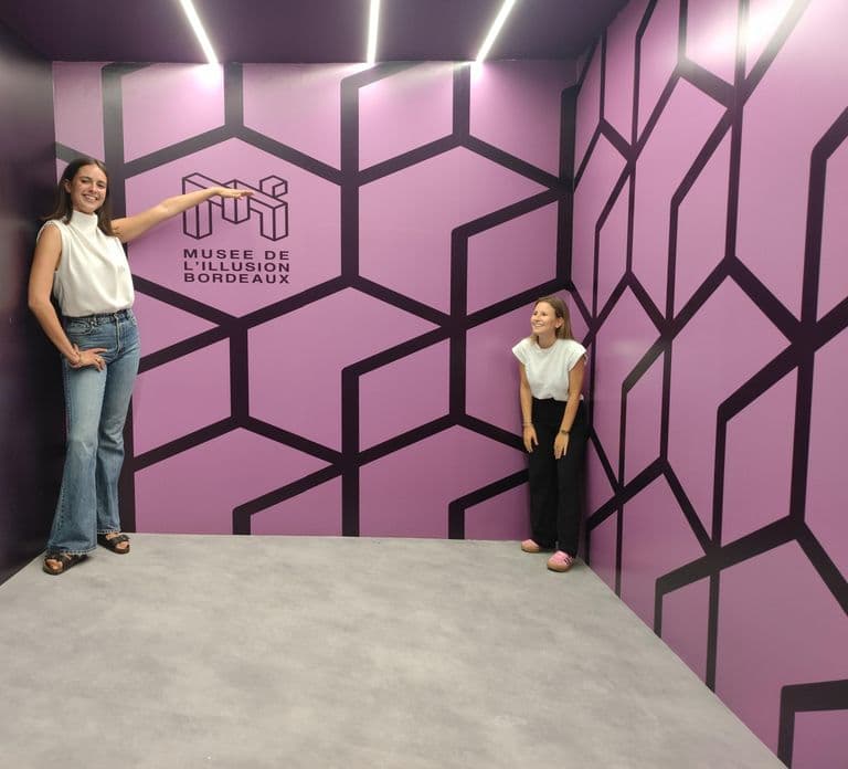 Bordeaux: Museum of Illusions Entry Ticket