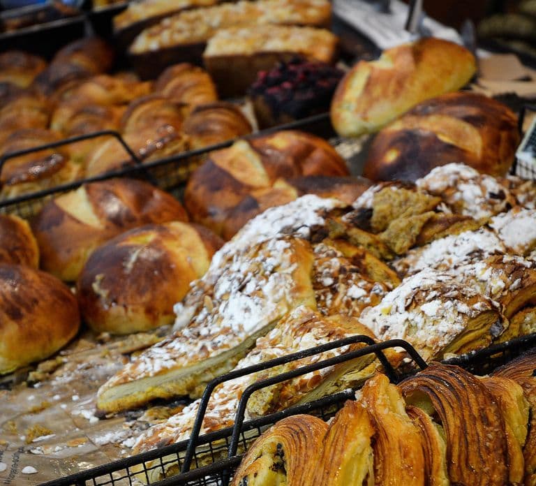 Bordeaux: Walking Tour of the City's Best Bakeries