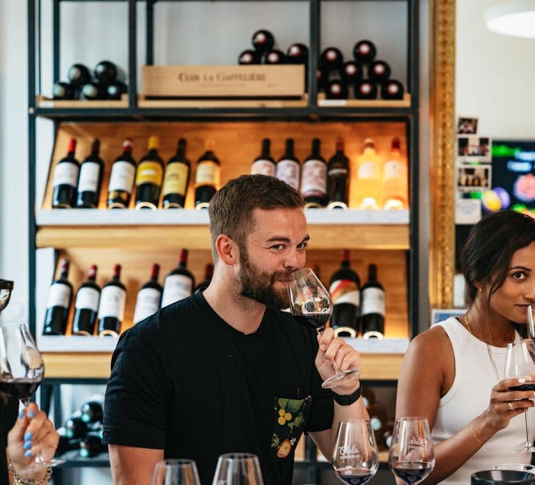 Bordeaux: Masterclass de Vinhos com Tábua de Queijos e Charcutaria