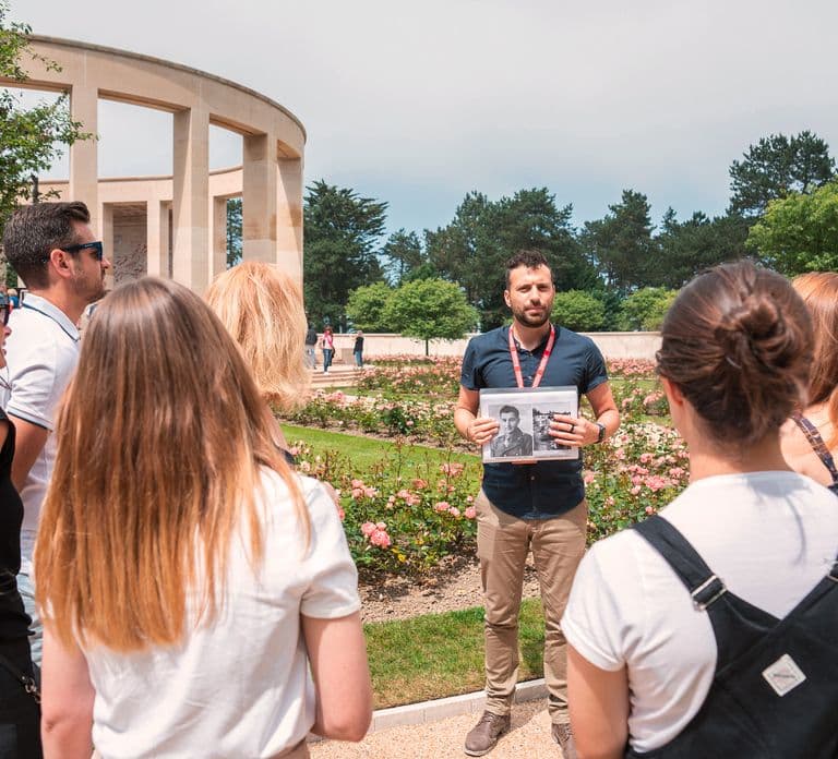 Caen: Wycieczka z przewodnikiem po miejscach D-Day i bilet do muzeum Mémorial de Caen