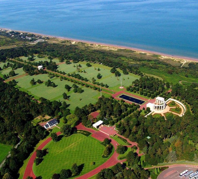 Caen: Wycieczka z przewodnikiem po miejscach D-Day i bilet do muzeum Mémorial de Caen