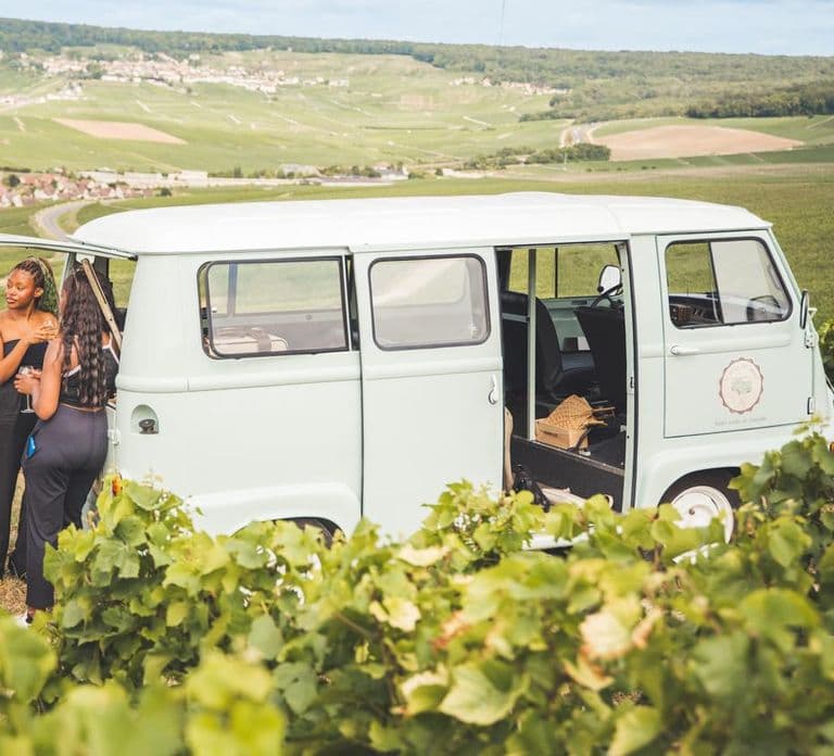 Z Epernay: Degustacja szampana w zabytkowym samochodzie