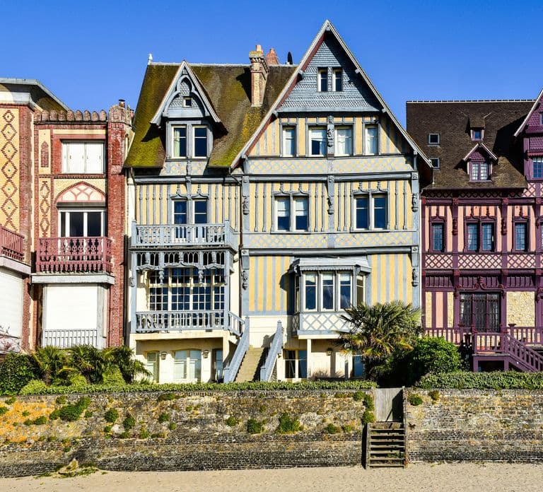 Partindo de Le Havre: Os Encantos Litorâneos de Honfleur e Deauville