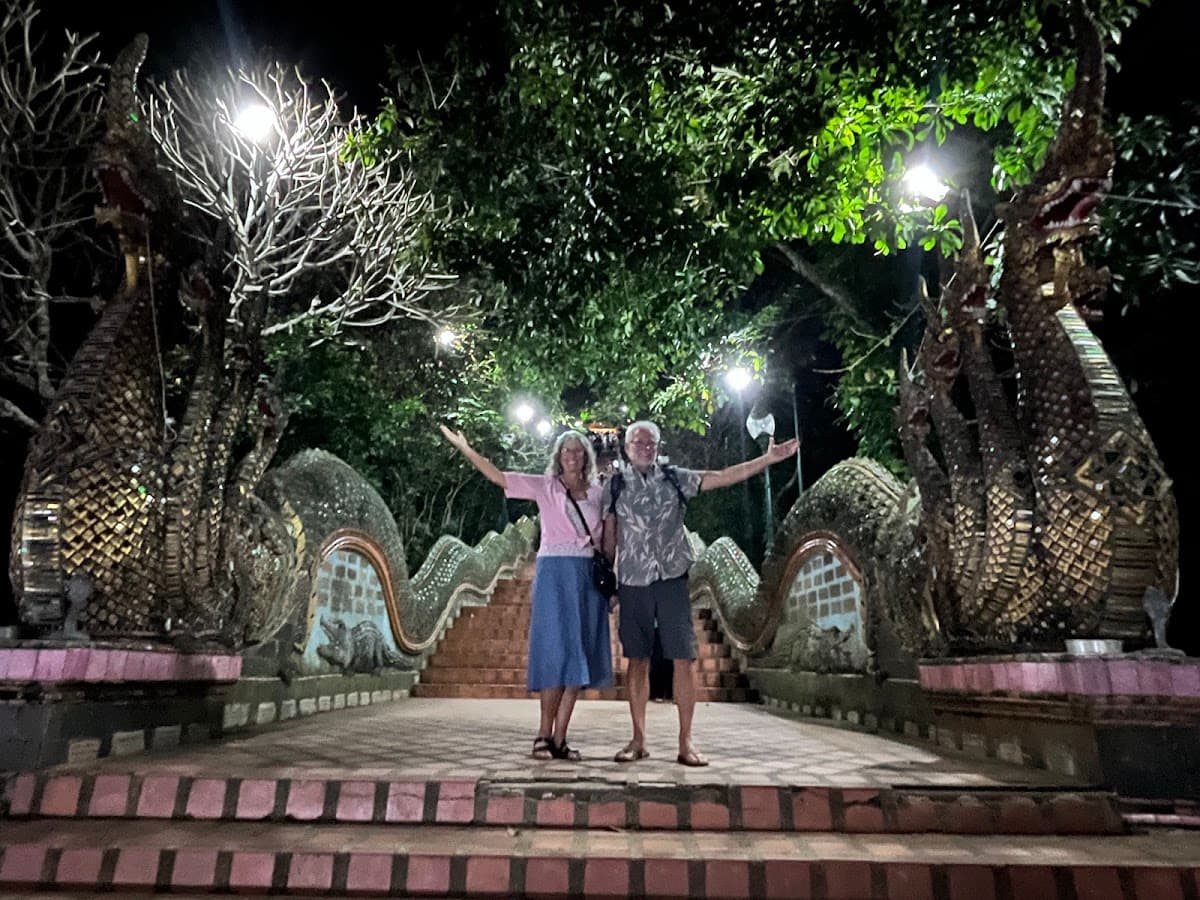 Tour a pie por la comida callejera nocturna de Chiang Mai