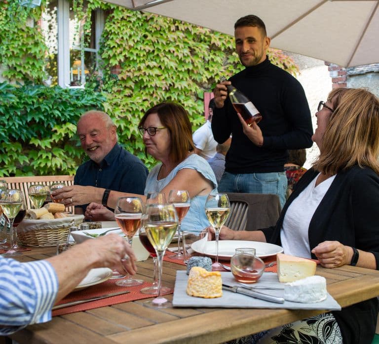 Reims: Veuve Clicquot 및 가족 운영 와이너리 일일 투어 & 점심 식사