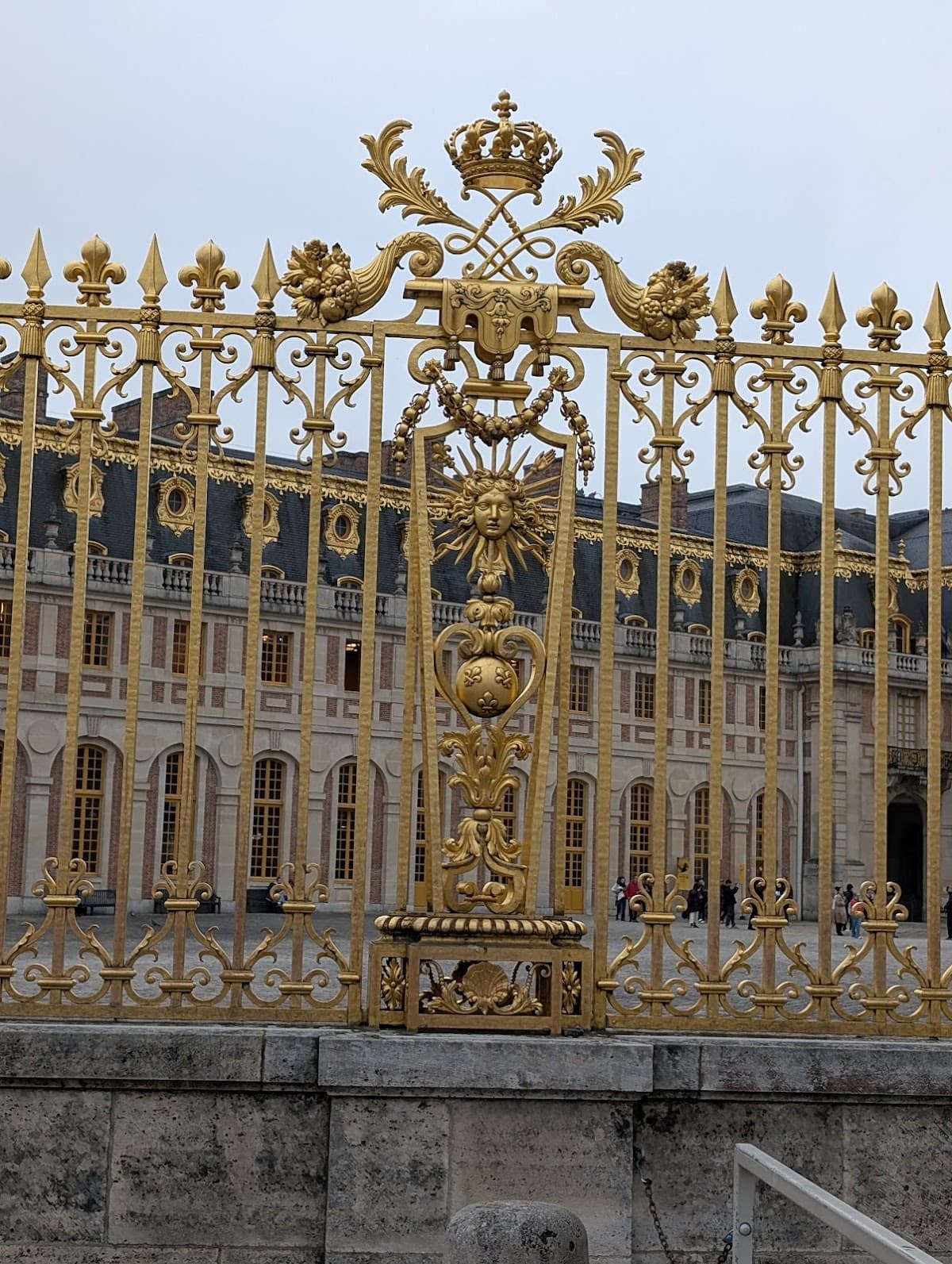From Paris: Versailles Palace & Gardens Private Guided Tour
