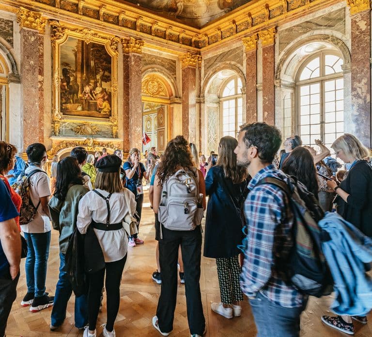 From Paris: Versailles Palace Guided Tour & Gardens Access