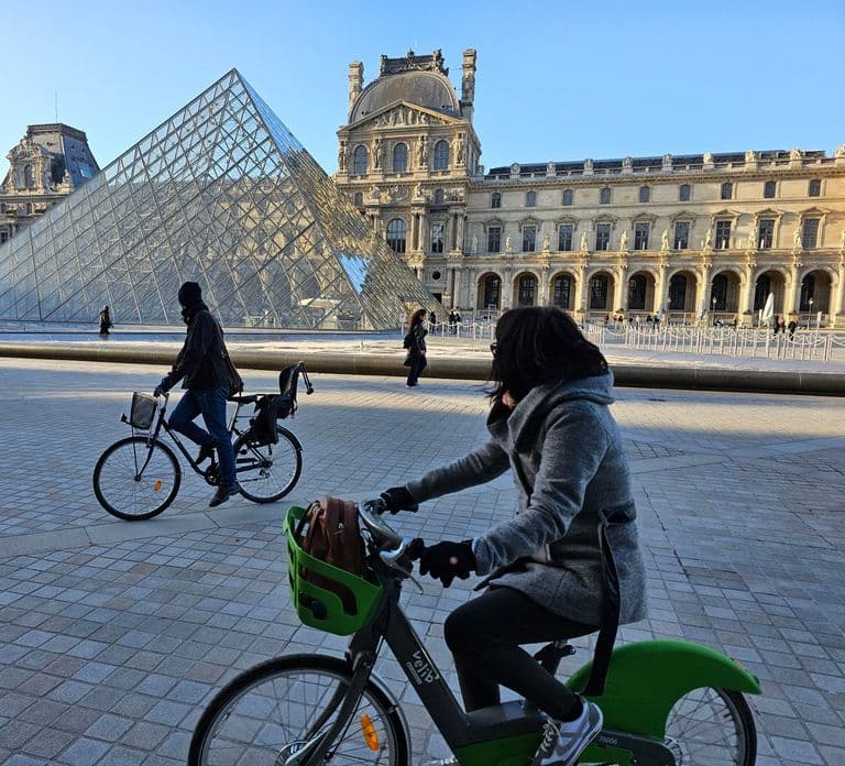 Parigi prima della folla, tour in bici e colazione