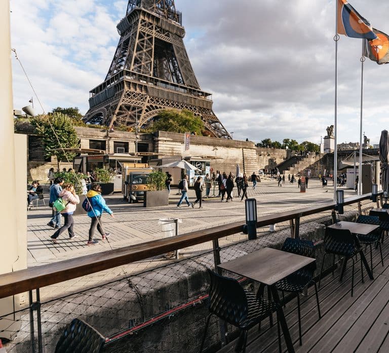 Paris: 1-Hour Sightseeing Cruise and 3-Course Bistro Dinner