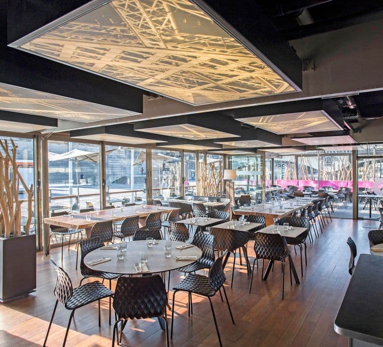Paris: 1-Hour Sightseeing Cruise and 3-Course Bistro Dinner