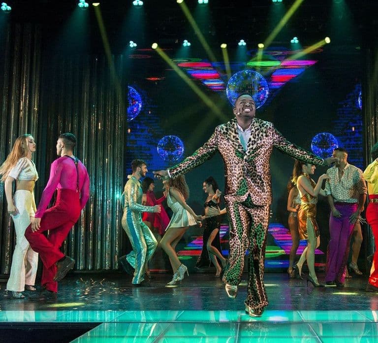 Paris: Jantar de 3 pratos e Espetáculo no Paradis Latin Cabaret