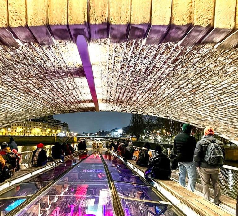 Paris: Cruzeiro Diurno ou ao Pôr do Sol com Bebida, Sorvete ou Sobremesa