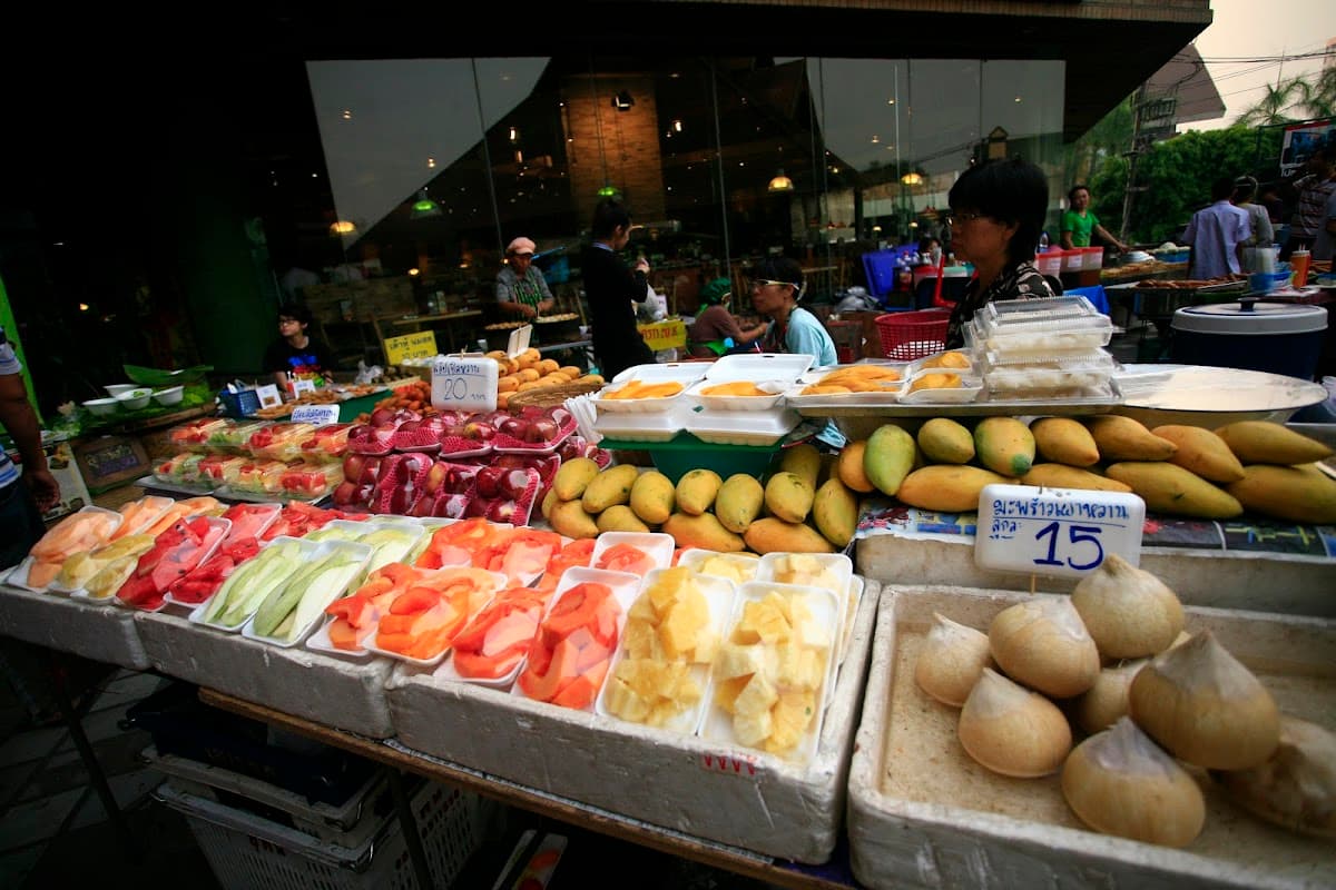 Chiang Mai Street Eats Evening Tour
