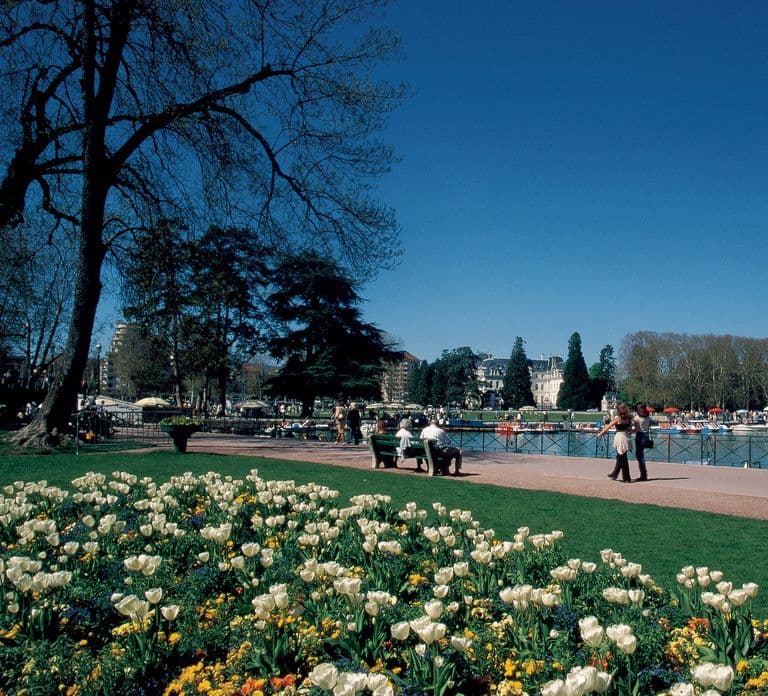 Geneva: Annecy, the Venice of the Alps and Geneva City Tour