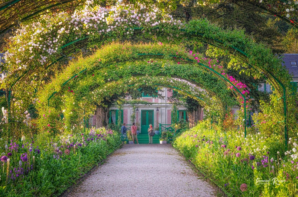Giverny: Monet's House and Gardens Guided Tour