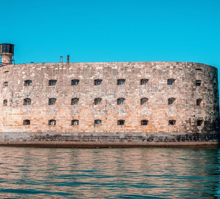 La Rochelle: Fort Boyard Guided Boat Trip