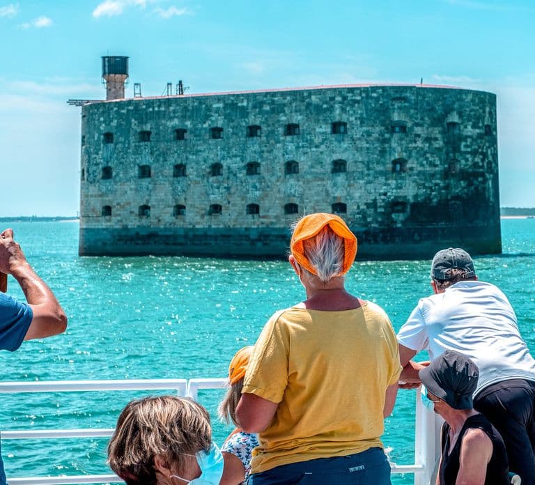 La Rochelle: Fort Boyard Guided Boat Trip