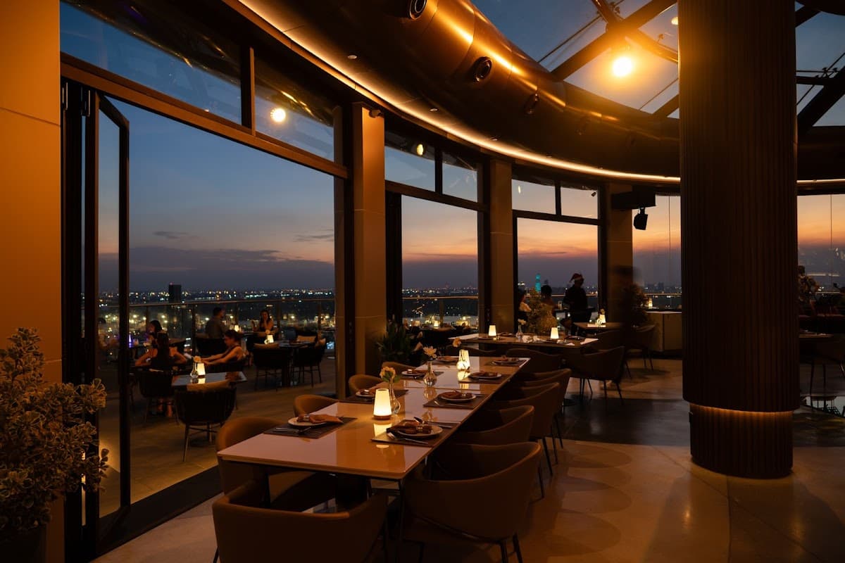 Cielo Sky Bar & Restaurant Rooftop