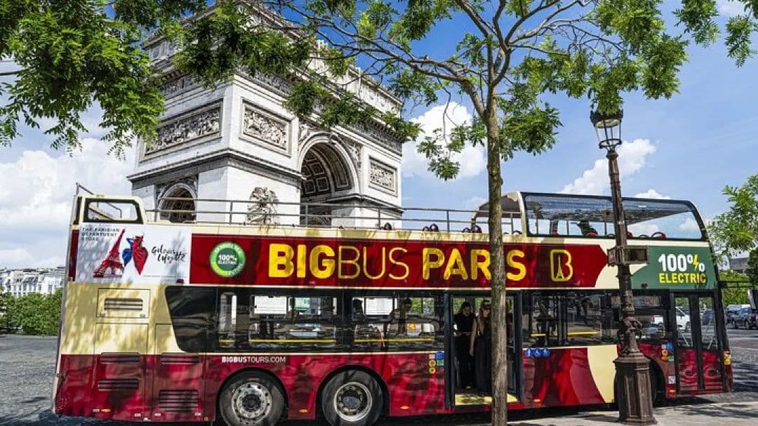 Big Bus Paris: Tour Hop-on Hop-off + Cruzeiro pelo Rio Sena