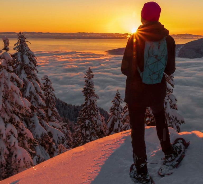 Chamonix: Caminhada com Raquetes de Neve sob as Estrelas com Guia Privativo