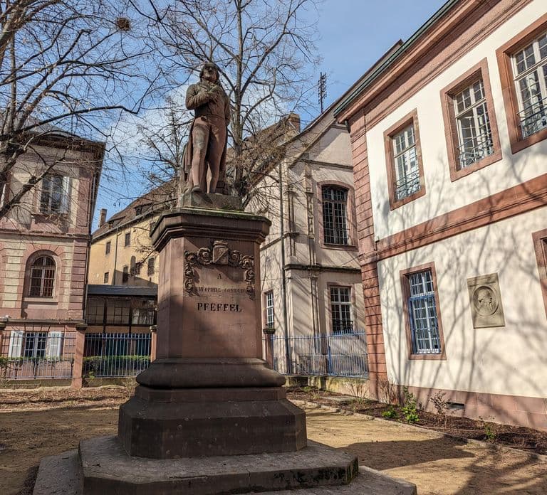 Colmar: Tour a piedi insolito con una guida locale