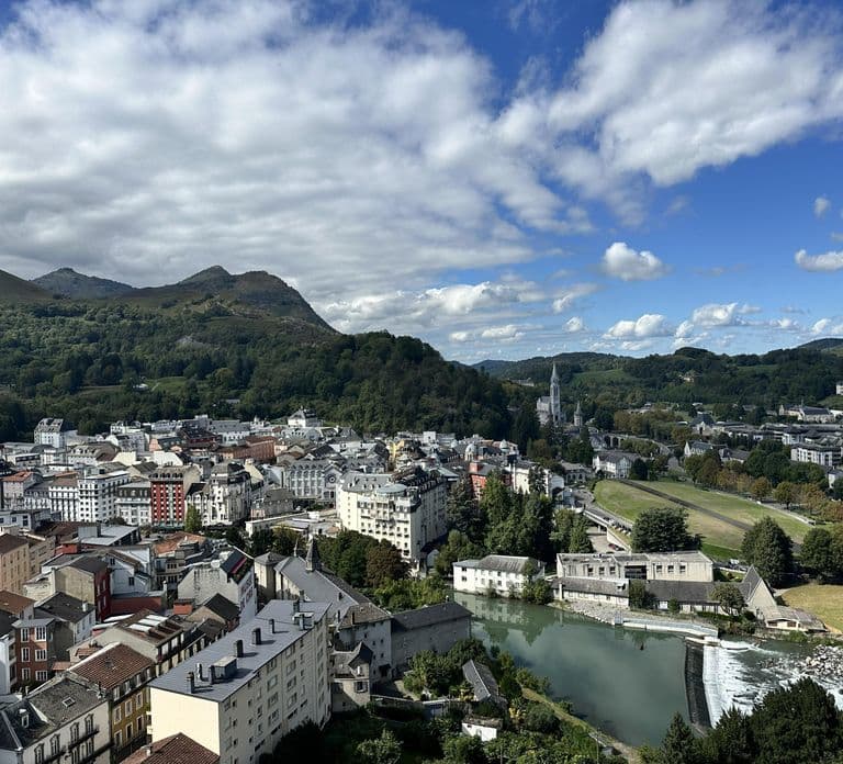 Experiência Completa em Lourdes: Tour Privado Guiado