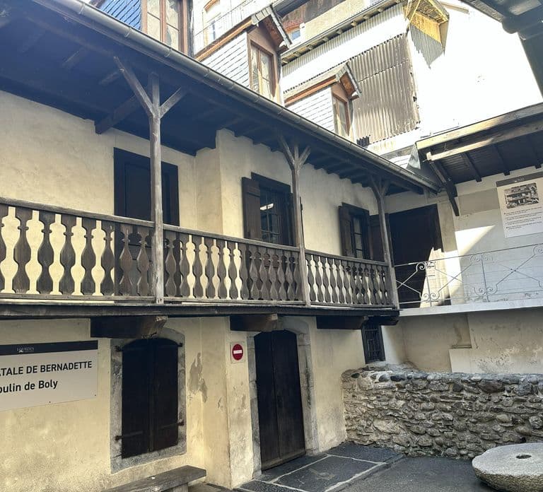 Experiência Completa em Lourdes: Tour Privado Guiado