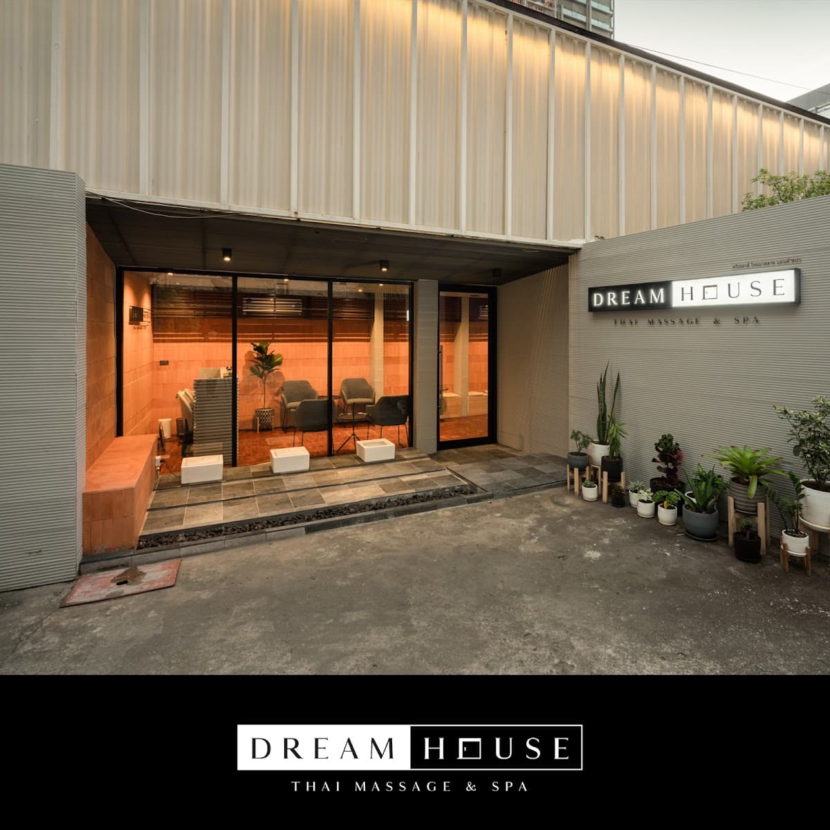 Dream House Thai Massage at Langsuan Branch