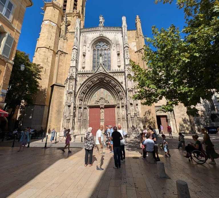 Explore Aix-en-Provence: cultura e sabores com um guia, no seu idioma