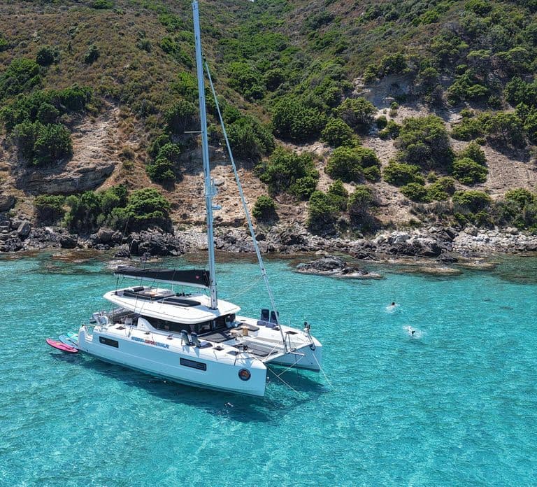 L'Île-Rousse, Corsica Catamaran Excursie: Een dag in de Agriates Desert