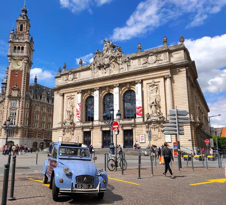 Tour in auto di Lille a bordo di una Citroen 2CV decappottabile