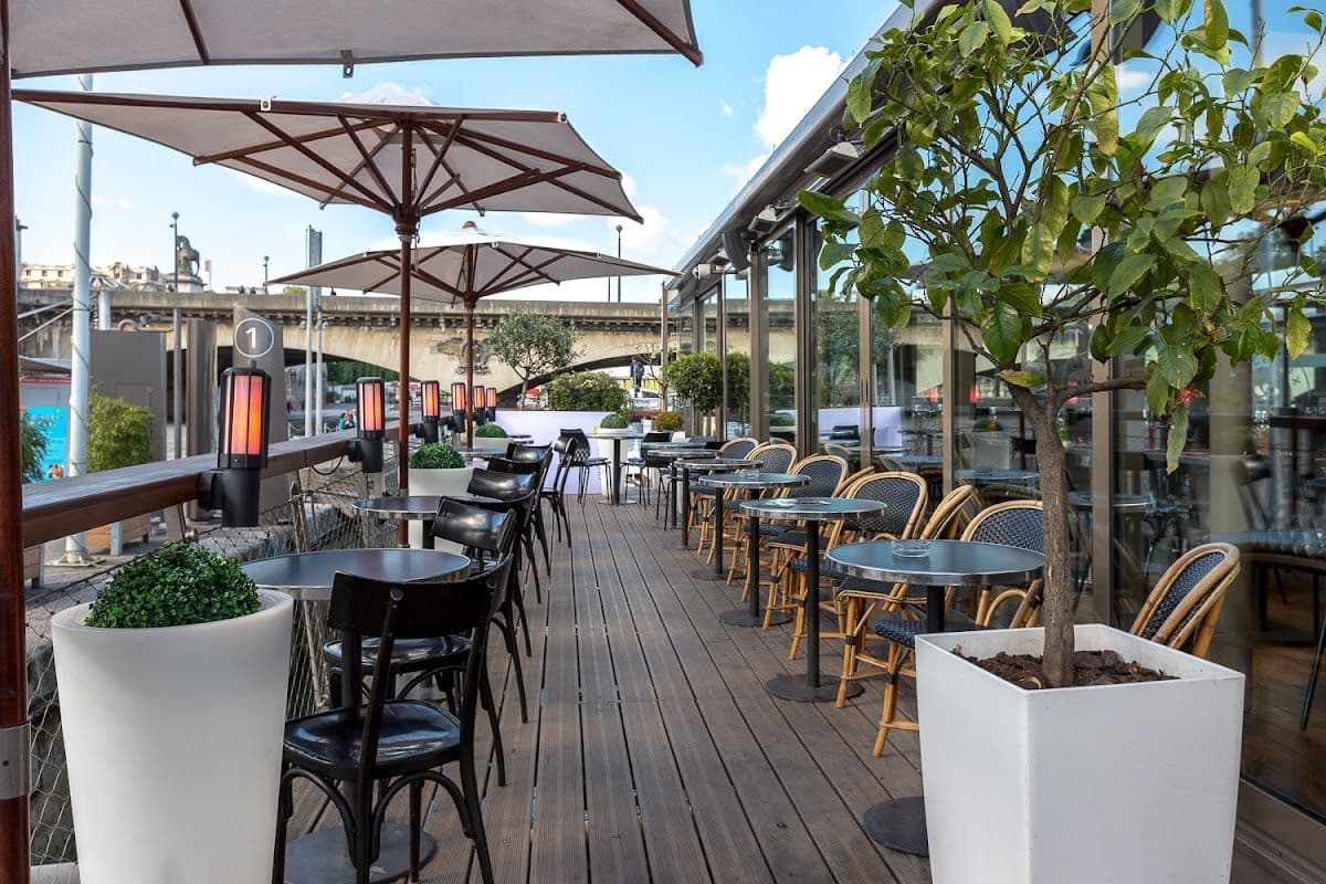 Le Bistro Parisien 레스토랑 점심 식사 및 Seine River 크루즈