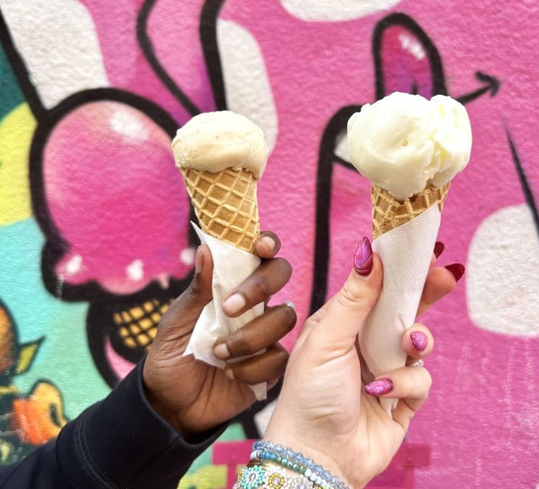 Marseille: Foodie Walking Tour of the Cours Julien District