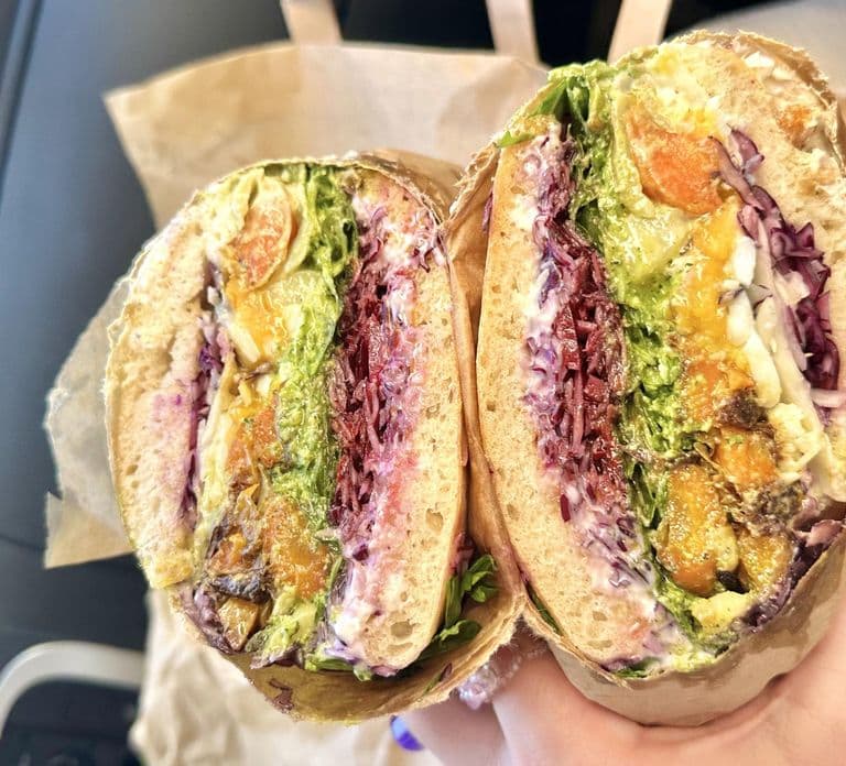 Marselha: Tour Gastronômico a Pé pelo Distrito de Cours Julien