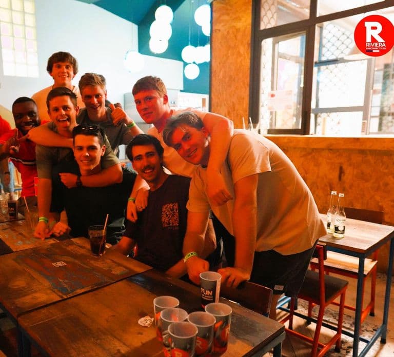 Nice: 4 Bars & 1 Club Fun Bar Crawl Party with Free Shots