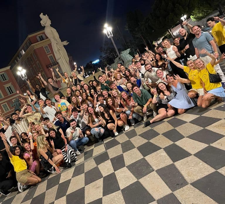 Nice: 4 Bars Party Pub Crawl + VIP Club Entry & 5 Free Shots