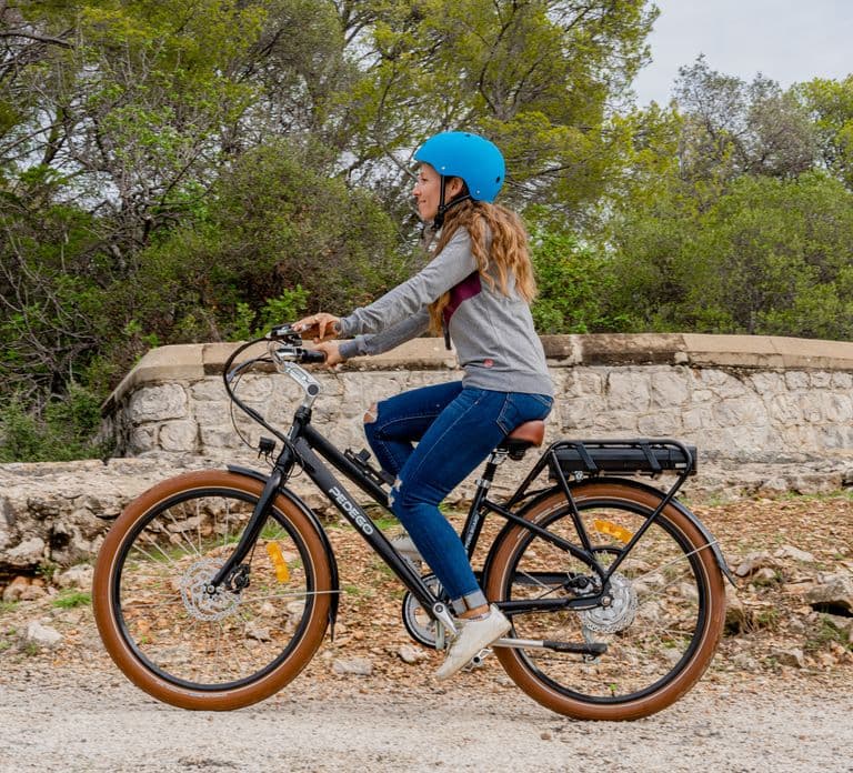 Nice: Bike or E-Bike Rental