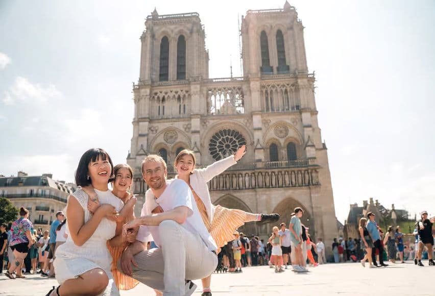 Notre Dame Premium Guided Tour and Free Entry Included