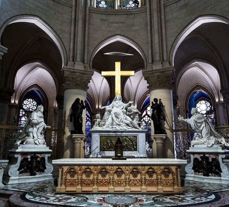 Notre-Dame Interior Highlights with Free Entry (Max 5)
