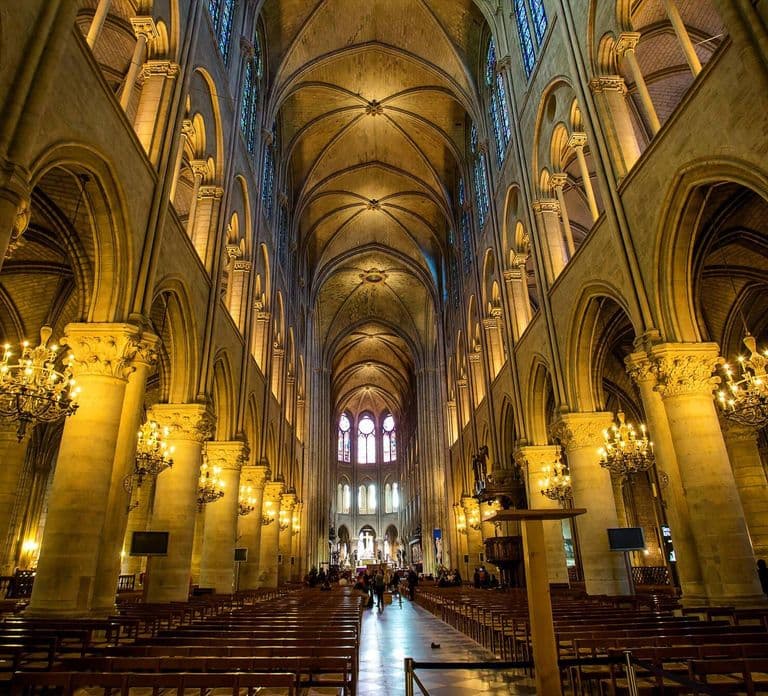 Notre-Dame Interior Highlights with Free Entry (Max 5)