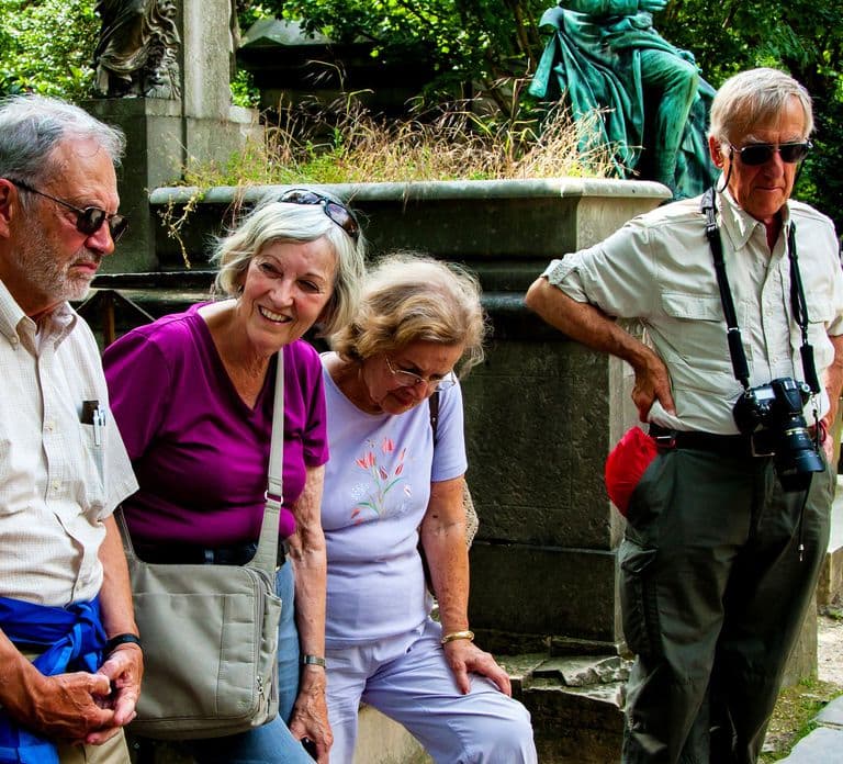 Paryż: Wycieczka z przewodnikiem po słynnych grobach na cmentarzu Père Lachaise