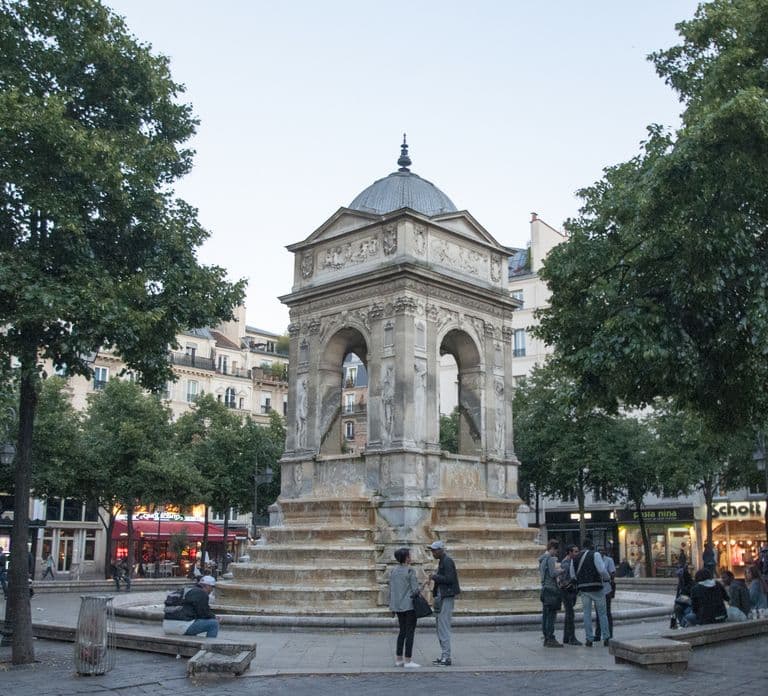 París: Tour a pie nocturno de fantasmas, leyendas y misterios