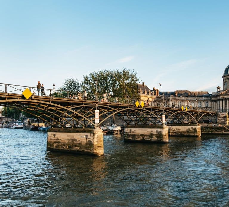 Paris: Gourmet Dinner Cruise on Seine River with Live Music