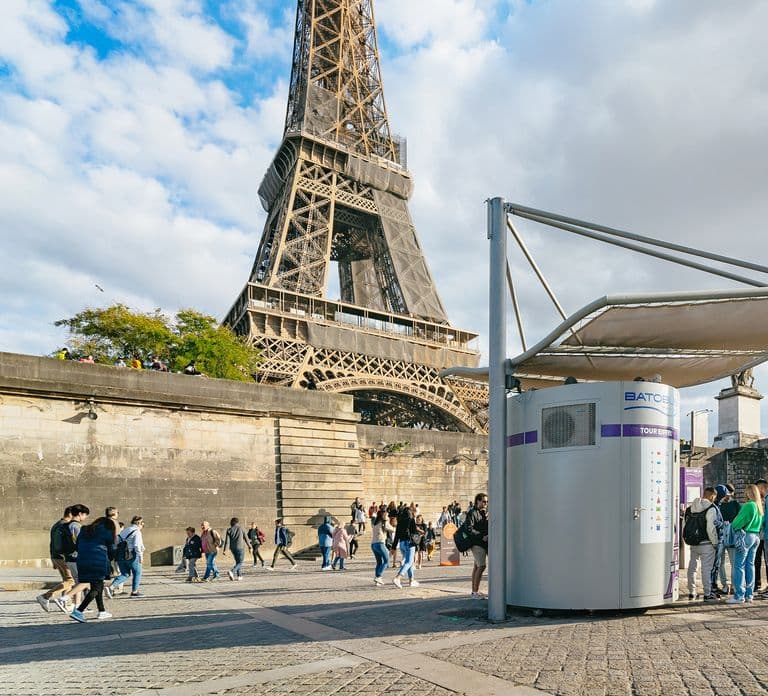 Paris: Hop-On Hop-Off Seine Cruise Pass with 9 Stops